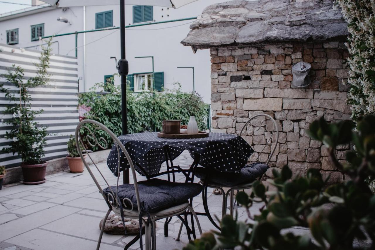 Apartment Tea Split Exterior photo